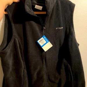 New with tags, black Columbia fleece vest.